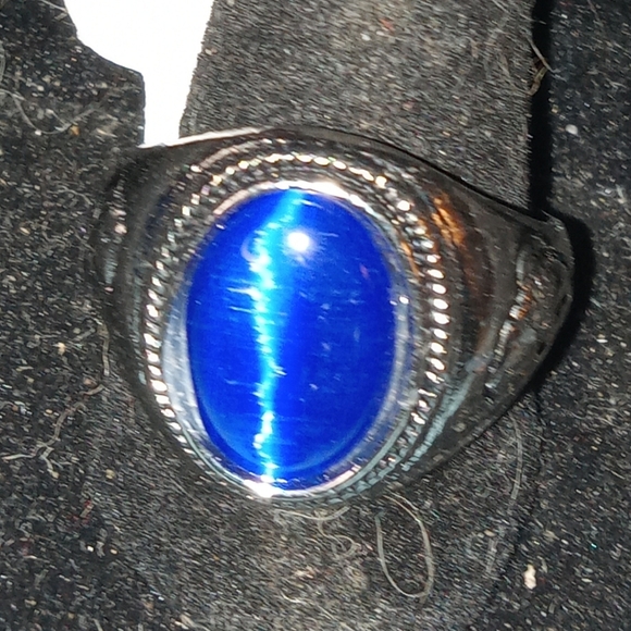 BLOWOUT PRICING Blue Cat's-eye Stone Unisex ring - Picture 4 of 5